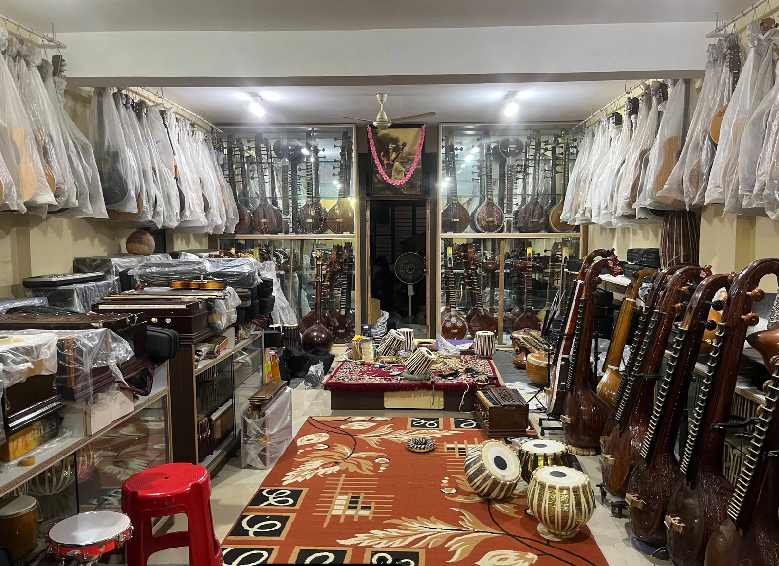 Featured instrument display 6